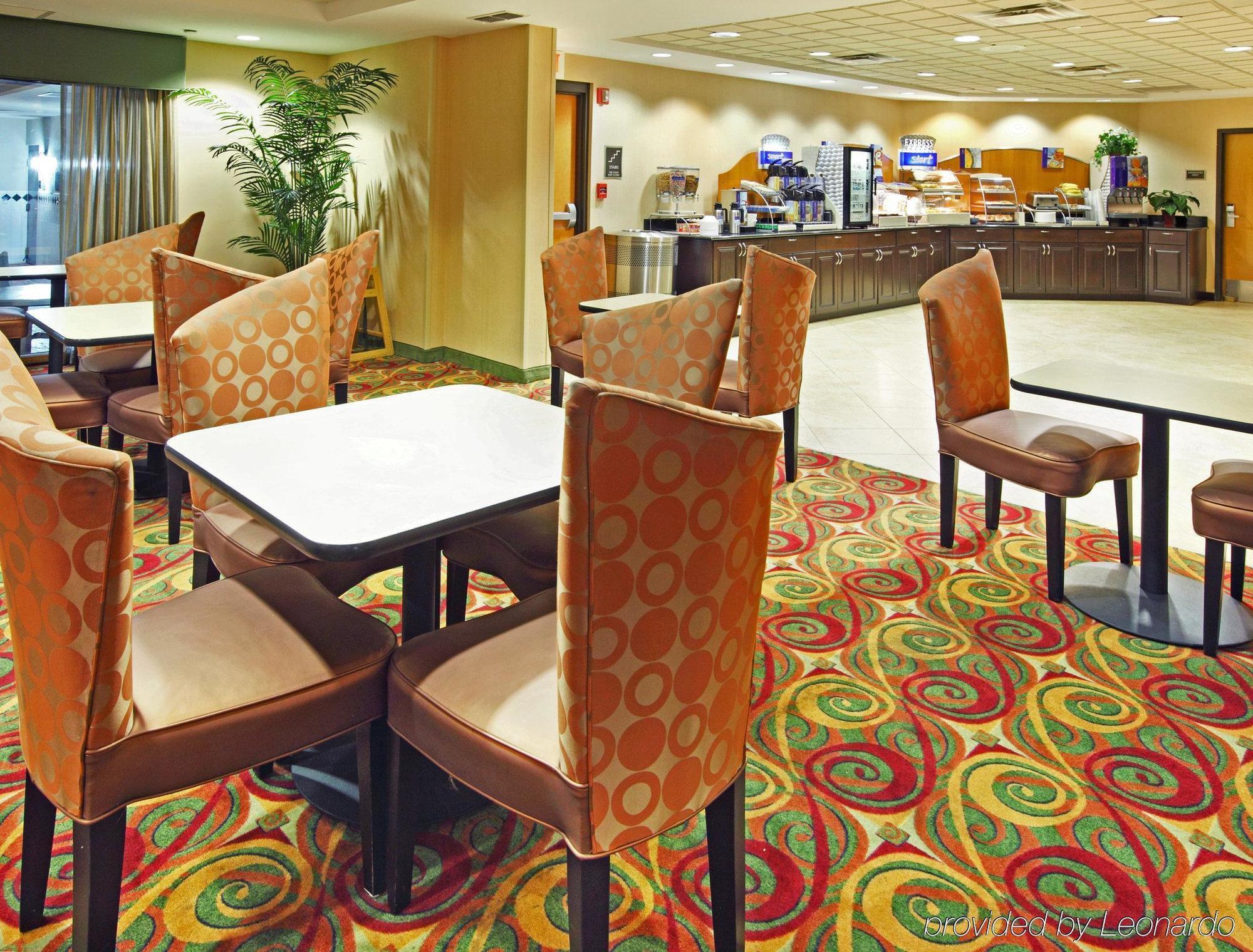 Holiday Inn Express Tyler South By Ihg Restaurant photo